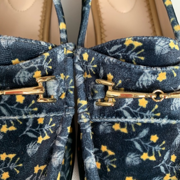 CAbi navy floral velvet loafers style 6005 size 7 - Picture 2 of 5